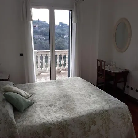 Isabella 3*