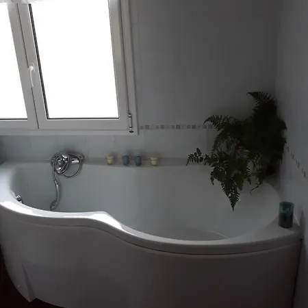 Isabella Bed & Breakfast *